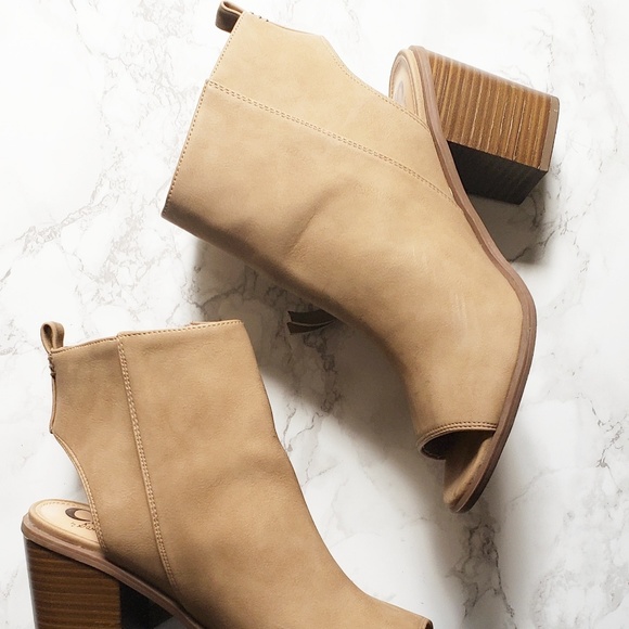 Circus by Sam Edelman Kammi Peep Toe Bootie - Picture 2 of 8